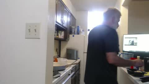 Snapshot of veryveryhairmanindenver chatting on September 19, 2025, 12:23 am hairy man online show from September 19, 2025, 12:23 am