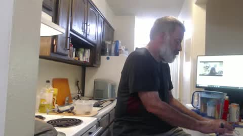 Snapshot of veryveryhairmanindenver chatting on September 20, 2025, 12:00 am hairy man online show from September 20, 2025, 12:00 am