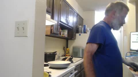 Snapshot of veryveryhairmanindenver chatting on September 22, 2025, 11:18 pm hairy man online show from September 22, 2025, 11:18 pm