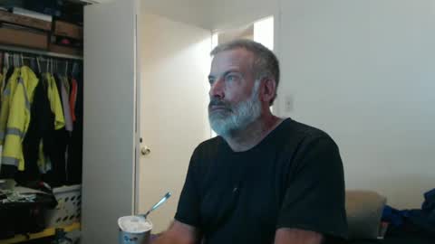 Snapshot of veryveryhairmanindenver chatting on October 14, 2025, 12:00 am hairy man online show from October 14, 2025, 12:00 am