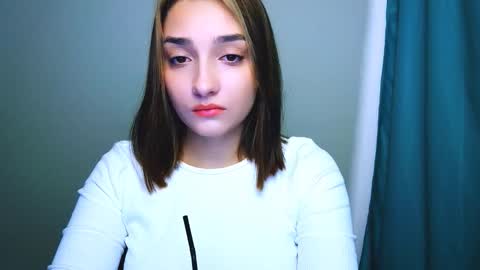 Ana online show from November 17, 2025, 1:17 pm