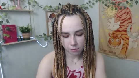 veryveryvery_shy online show from May 4, 2026, 5:25 am