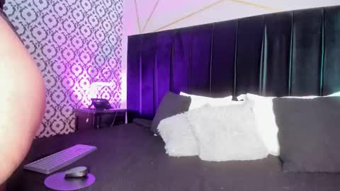 Sthefanny online show from October 8, 2025, 11:41 am