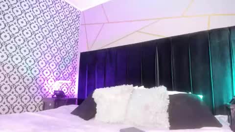 Sthefanny online show from October 11, 2025, 12:04 pm