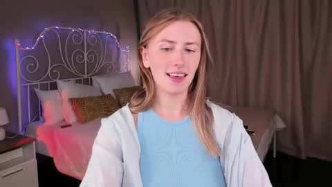 Snapshot of vespera_celeste chatting on September 18, 2025, 3:41 am Celeste online show from September 18, 2025, 3:41 am