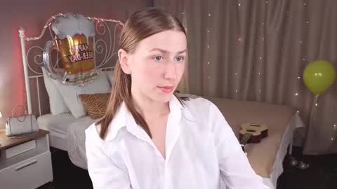 Snapshot of vespera_celeste chatting on September 26, 2025, 5:44 am Celeste online show from September 26, 2025, 5:44 am