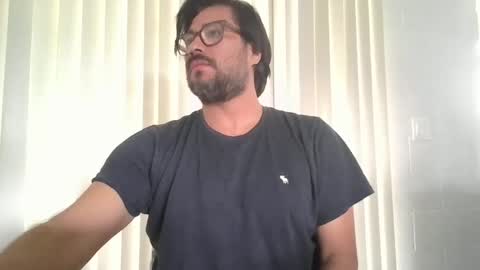 vesturelove online show from October 14, 2025, 6:09 pm