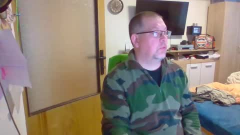 vetrelec321 online show from January 2, 2025, 12:57 pm