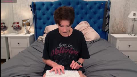 Via online show from December 18, 2025, 10:49 pm