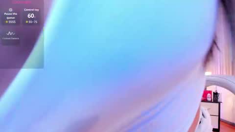 Snapshot of viannca__ chatting on September 26, 2025, 10:47 pm Ariana  online show from September 26, 2025, 10:47 pm