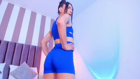 Snapshot of viannca__ chatting on October 8, 2025, 8:39 pm Ariana  online show from October 8, 2025, 8:39 pm