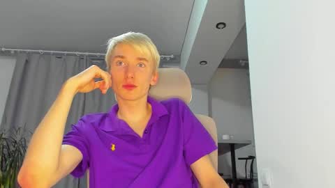 vibemygirl online show from November 10, 2025, 5:01 pm