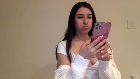chloe online show from January 7, 2025, 8:24 am