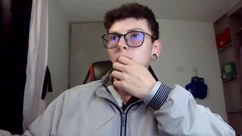 Snapshot of vicent_brais chatting on December 15, 2024, 5:13 am Vicent Brais online show from December 15, 2024, 5:13 am