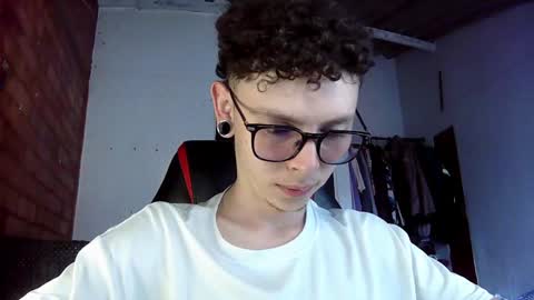 Snapshot of vicent_brais chatting on January 21, 2025, 9:46 pm Vicent Brais online show from January 21, 2025, 9:46 pm