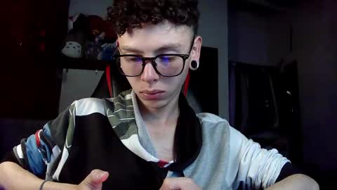 Snapshot of vicent_brais chatting on February 18, 2025, 9:53 pm Vicent Brais online show from February 18, 2025, 9:53 pm