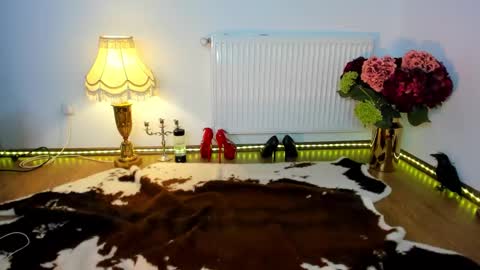 ViciousQueenu can call me Laura online show from January 28, 2025, 7:53 am