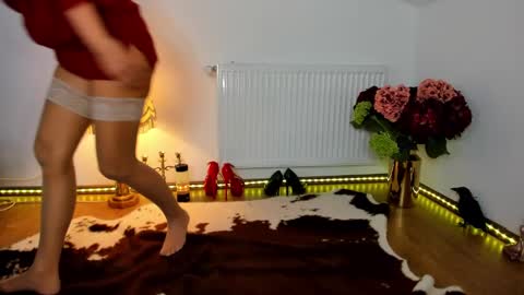 ViciousQueenu can call me Laura online show from January 29, 2025, 7:57 am