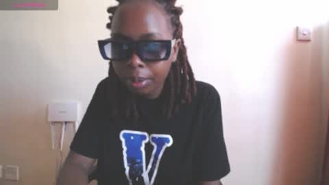 vicki staxxx online show from March 4, 2025, 1:49 pm