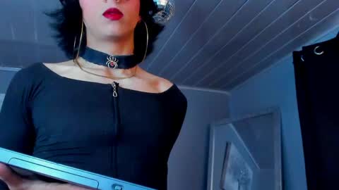  Vicky  online show from May 4, 2026, 8:27 pm