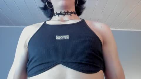 Vicky  online show from May 6, 2026, 10:26 pm