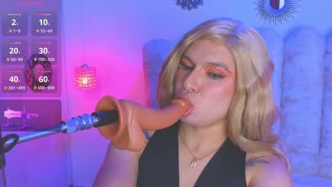 Snapshot of vicky_hot_x chatting on February 17, 2025, 12:43 am online show from February 17, 2025, 12:43 am