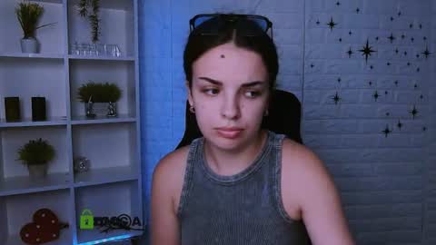 vicky_kim online show from June 25, 2026, 11:15 am