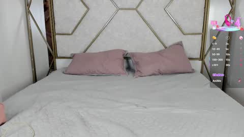  VickyBunny  online show from September 15, 2025, 3:01 pm