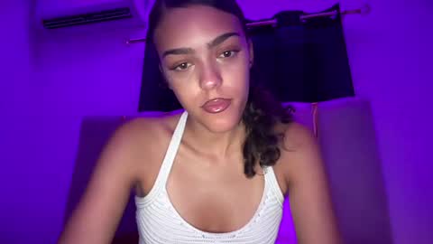 Snapshot of vickyyyx chatting on May 26, 2026, 2:18 am Goddess Victory online show from May 26, 2026, 2:18 am