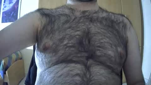 Snapshot of victorhume chatting on May 18, 2026, 12:18 am VictorHume online show from May 18, 2026, 12:18 am