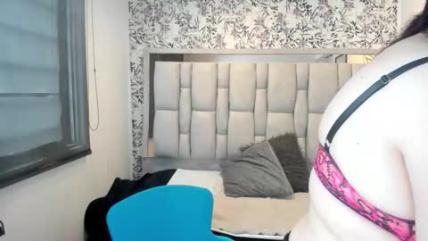 Snapshot of victoria_adamns chatting on January 14, 2026, 12:00 pm V I C T O R I A online show from January 14, 2026, 12:00 pm