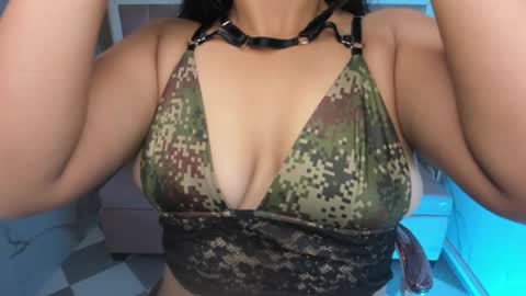 Snapshot of victoria_b_ chatting on September 28, 2025, 12:43 pm victoria_b_ online show from September 28, 2025, 12:43 pm