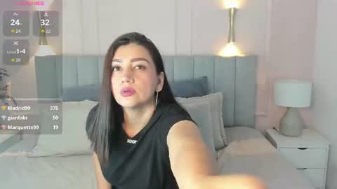 Snapshot of victoria_bourne chatting on June 18, 2026, 7:07 pm victoria online show from June 18, 2026, 7:07 pm