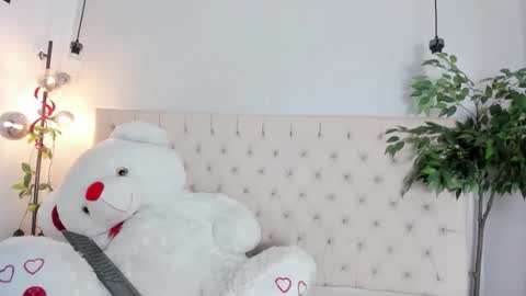 Victoria online show from May 11, 2026, 8:06 pm