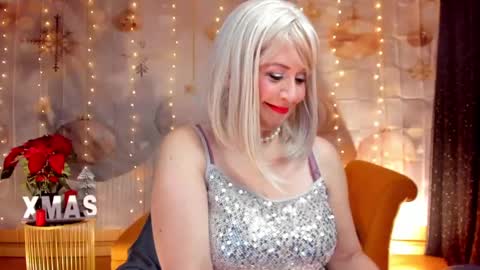 Snapshot of victoria_dior chatting on December 8, 2024, 6:39 pm diorvictoria9 online show from December 8, 2024, 6:39 pm