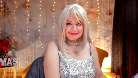 Snapshot of victoria_dior chatting on December 8, 2024, 9:41 pm diorvictoria9 online show from December 8, 2024, 9:41 pm