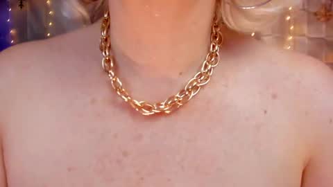 Snapshot of victoria_dior chatting on January 6, 2025, 9:22 pm diorvictoria9 online show from January 6, 2025, 9:22 pm