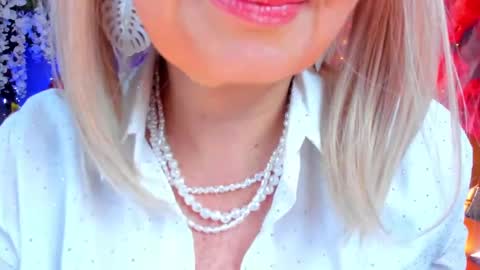 Snapshot of victoria_dior chatting on February 13, 2025, 7:42 pm diorvictoria9 online show from February 13, 2025, 7:42 pm