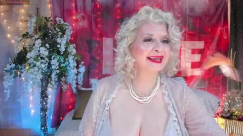 diorvictoria9 online show from April 24, 2026, 7:16 pm