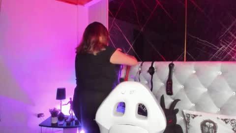 victoria_floyd1 online show from January 6, 2026, 8:45 pm