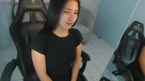 Snapshot of victoria_hernandez_t chatting on June 6, 2026, 1:27 pm Victoria online show from June 6, 2026, 1:27 pm