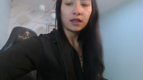 Snapshot of victoria_hernandez_t chatting on June 10, 2026, 1:21 pm Victoria online show from June 10, 2026, 1:21 pm
