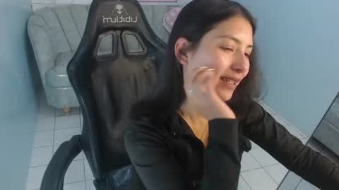 Snapshot of victoria_hernandez_t chatting on June 27, 2026, 1:50 pm Victoria online show from June 27, 2026, 1:50 pm