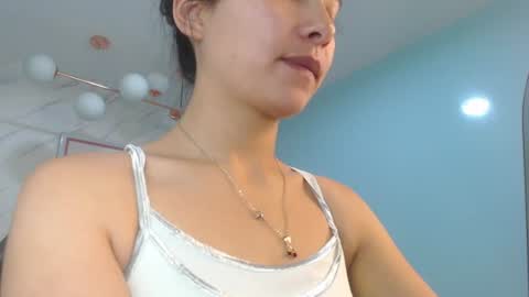 Snapshot of victoria_hernandez_t chatting on June 29, 2026, 1:00 pm Victoria online show from June 29, 2026, 1:00 pm