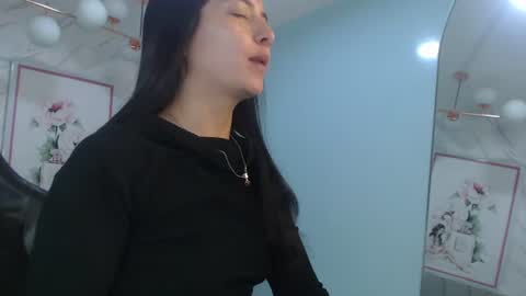 Snapshot of victoria_hernandez_t chatting on June 30, 2026, 1:12 pm Victoria online show from June 30, 2026, 1:12 pm