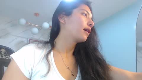 Snapshot of victoria_hernandez_t chatting on July 1, 2026, 1:13 pm Victoria online show from July 1, 2026, 1:13 pm