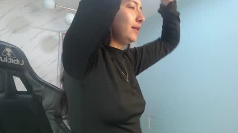 Snapshot of victoria_hernandez_t chatting on July 8, 2026, 1:15 pm Victoria online show from July 8, 2026, 1:15 pm