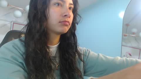 Snapshot of victoria_hernandez_t chatting on July 29, 2026, 1:20 pm Victoria online show from July 29, 2026, 1:20 pm