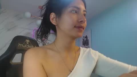 Snapshot of victoria_hernandez_t chatting on August 5, 2026, 1:14 pm Victoria online show from August 5, 2026, 1:14 pm