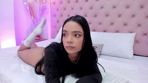 victoria_kitt online show from January 3, 2025, 7:07 pm